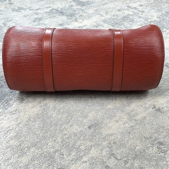 Louis Vuitton Epi Soufflot Kenyan Fawn Brownish Burnt Red Round Baguette - Picture 8 of 17